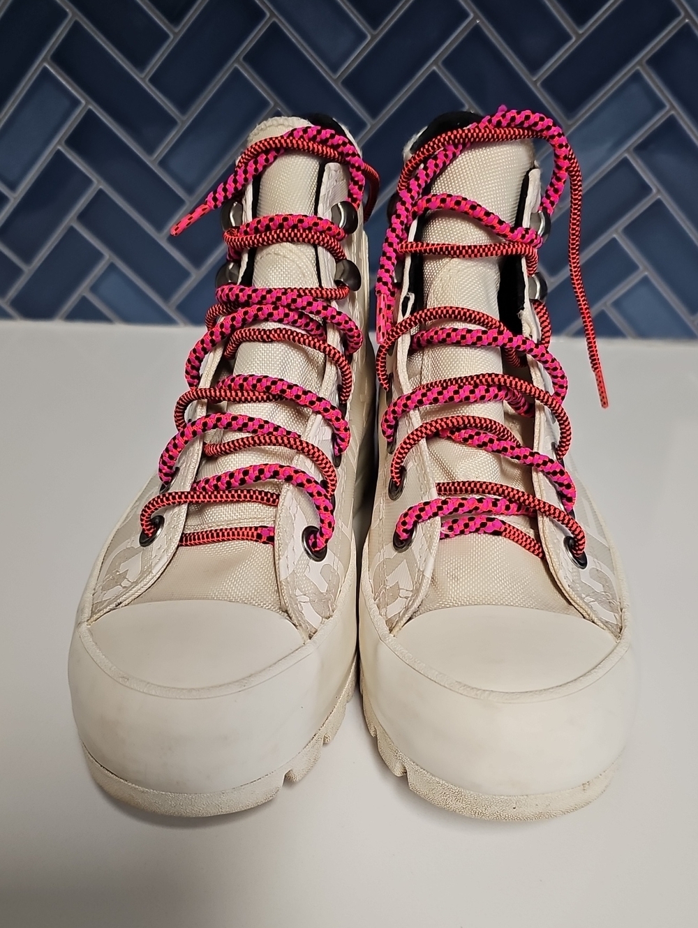 Women's Chuck Taylor All Star Lugged Winter High GTX in Egret/Prime Pink
